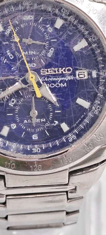 Pre-owned Seiko Chronograph Mens Quartz watch with Blue Dial -working -Crystal Badly scratched