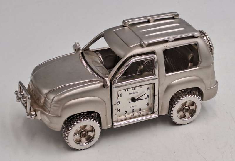All metal Cosmo 201305 Table clock Jeep Model Quarts Watch-Paperweight