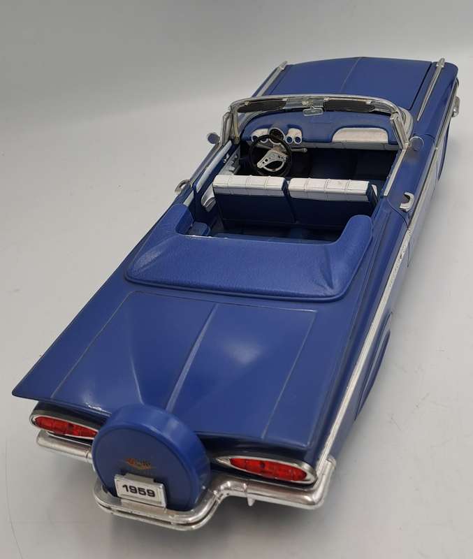 Pre-owned 1959 Chevrolet Impala 1:18 Road Tough Die Cast Model