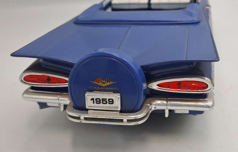 Pre-owned 1959 Chevrolet Impala 1:18 Road Tough Die Cast Model
