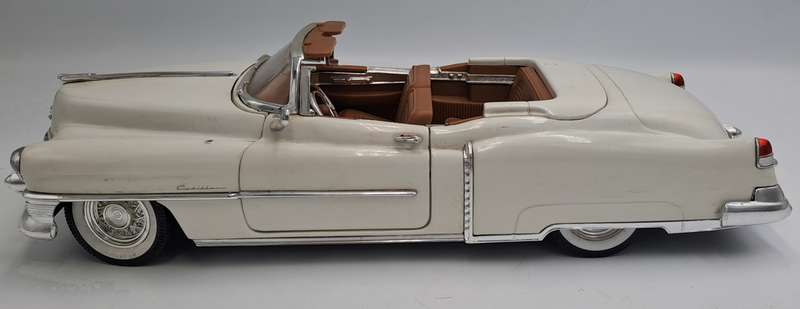 Pre-owned 1953 Cadillac Eldorado 1:18 Die Cast -Anson Model