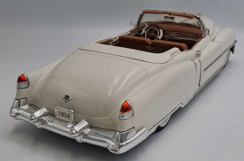 Pre-owned 1953 Cadillac Eldorado 1:18 Die Cast -Anson Model