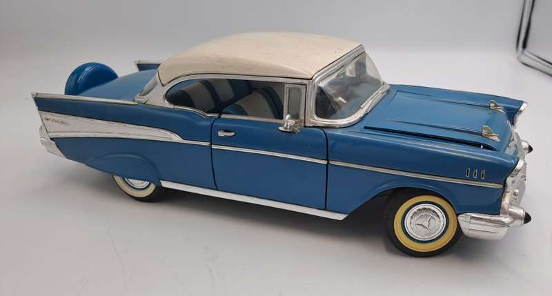 Pre-owned 1957 Chevrolet Belair 1:18 Die Cast Road Tough No 92108