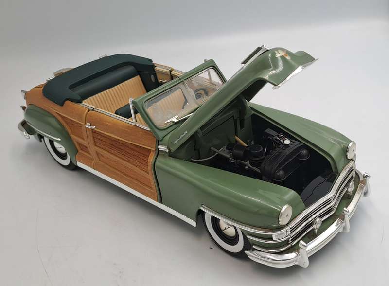 Pre-owned 1948 Chrysler 1:18 Scale Die Cast-a 1998 Motorcity classic Model-see condition