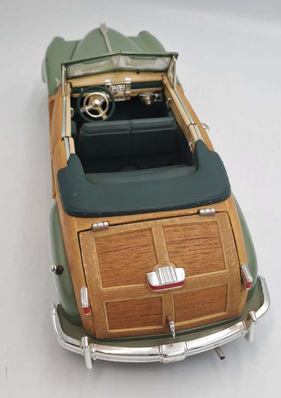 Pre-owned 1948 Chrysler 1:18 Scale Die Cast-a 1998 Motorcity classic Model-see condition