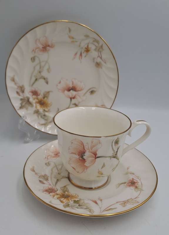 Vintage Gorham TRELLIS Fine China Tea Trio 24kt Gold Hand Banded Japan-Mint -CUP CHIPPED