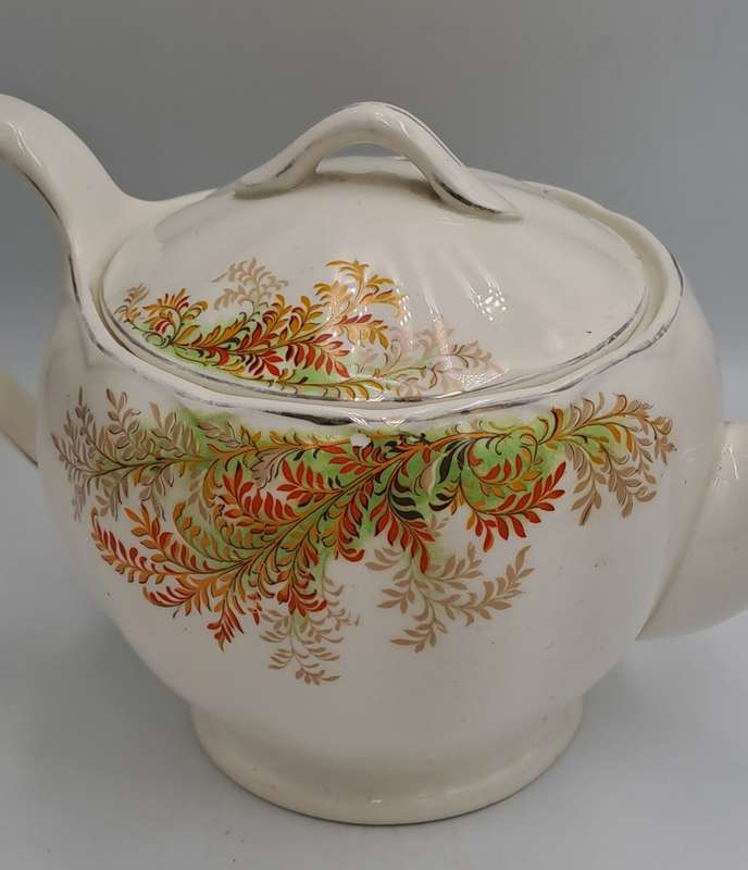 Vintage GRINDLEY Creampetal Tea Pot with Lid