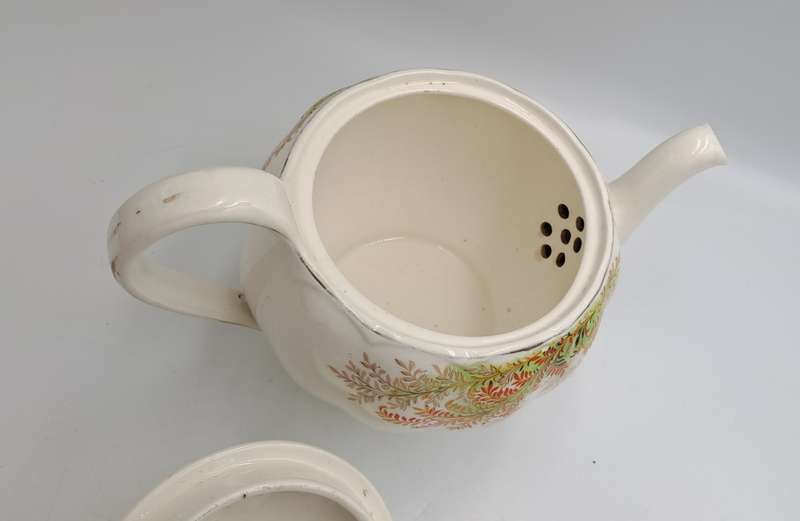 Vintage GRINDLEY Creampetal Tea Pot with Lid