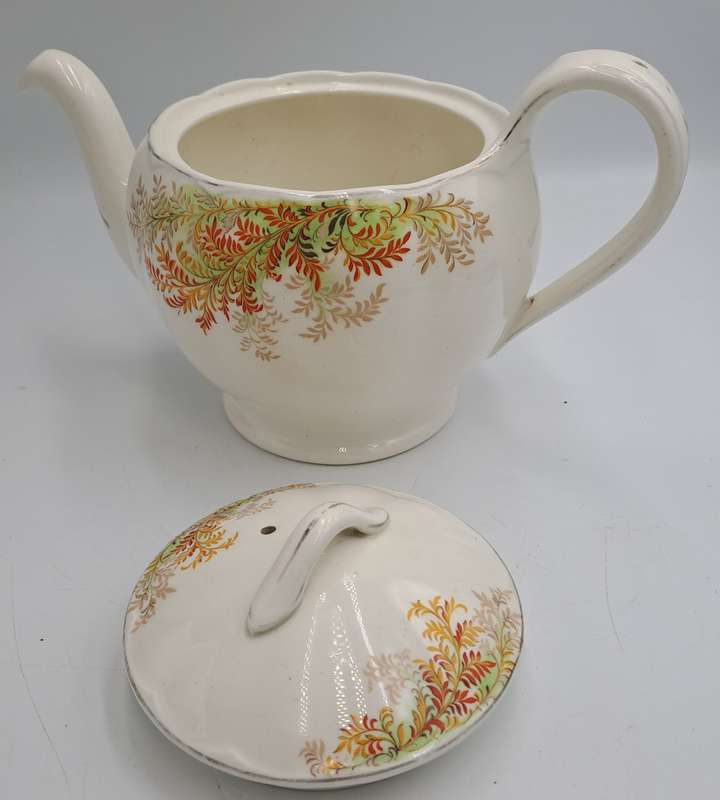 Vintage GRINDLEY Creampetal Tea Pot with Lid