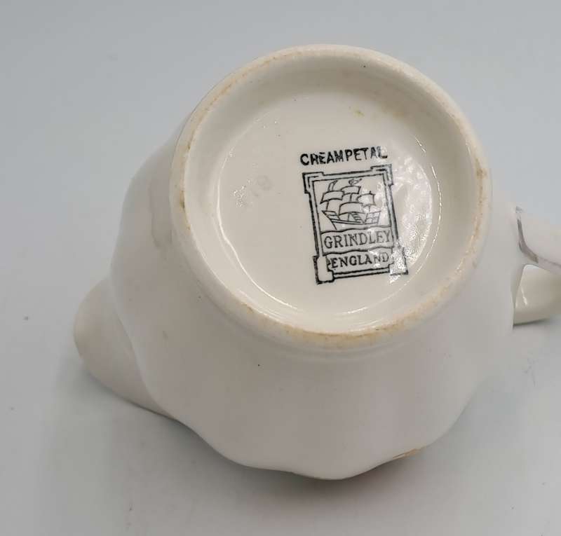 Vintage GRINDLEY Creampetal Creamer