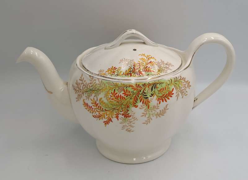 Vintage GRINDLEY Creampetal Tea Pot with Lid
