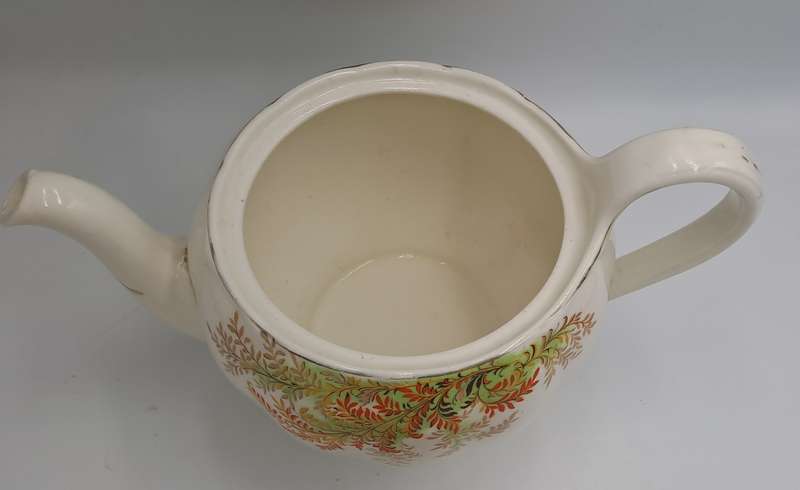Vintage GRINDLEY Creampetal Tea Pot with Lid