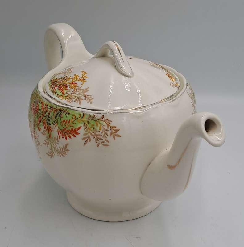 Vintage GRINDLEY Creampetal Tea Pot with Lid