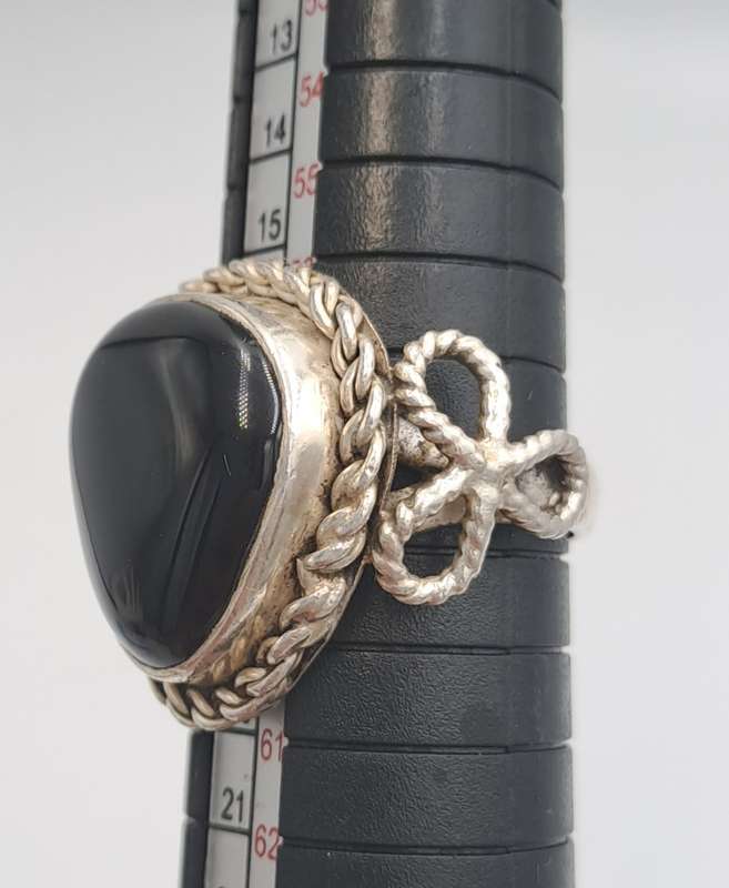 Pre-owned Vintage Ring-no Markings -Black Onyx stone