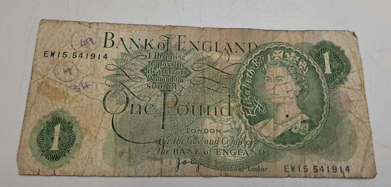 1960's 1 Pound - Elizabeth II Series C Bank Note