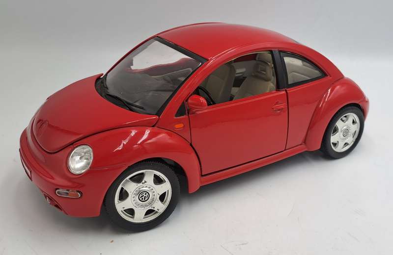Burago 1998 Volkswagen New Beetle Made In Italy Scale 1/18