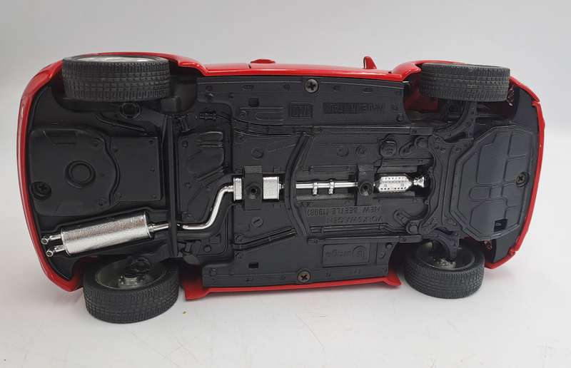 Burago 1998 Volkswagen New Beetle Made In Italy Scale 1/18