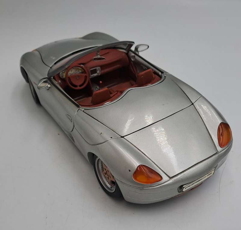 Maisto Die Cast Porsche Boxer Made In Thailand Scale 1/18