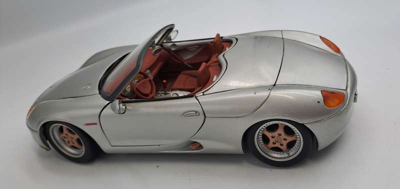 Maisto Die Cast Porsche Boxer Made In Thailand Scale 1/18