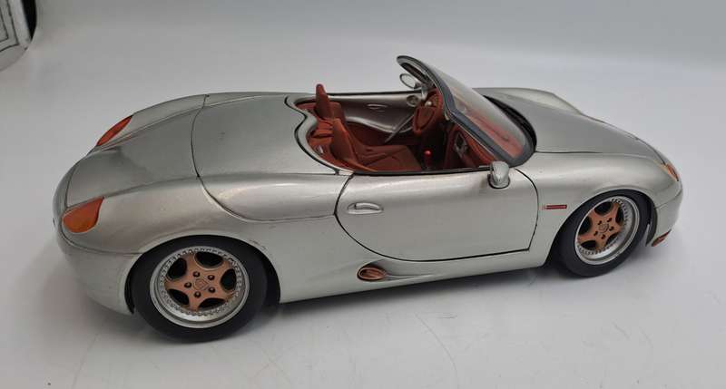 Maisto Die Cast Porsche Boxer Made In Thailand Scale 1/18