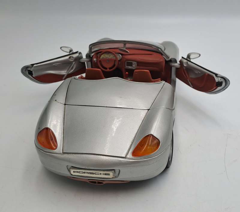 Maisto Die Cast Porsche Boxer Made In Thailand Scale 1/18