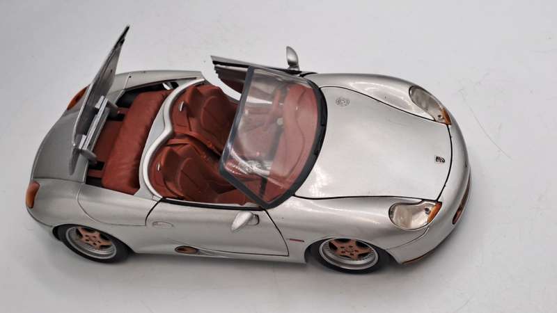 Maisto Die Cast Porsche Boxer Made In Thailand Scale 1/18