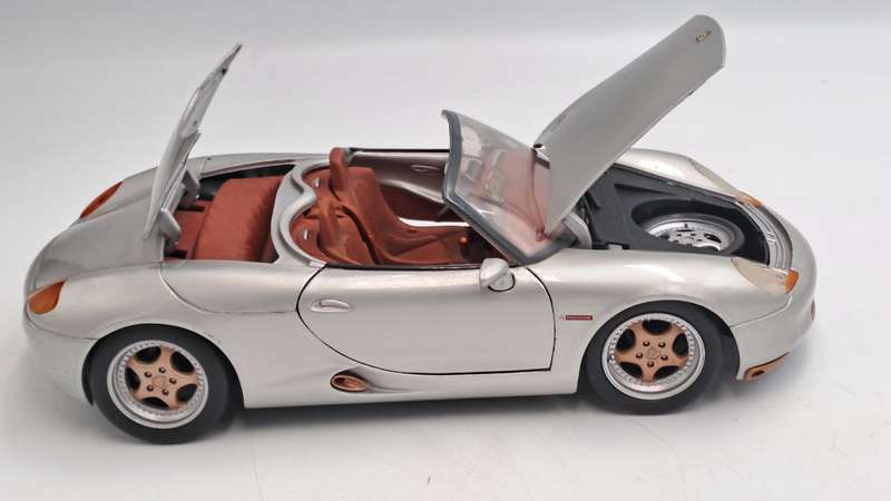 Maisto Die Cast Porsche Boxer Made In Thailand Scale 1/18