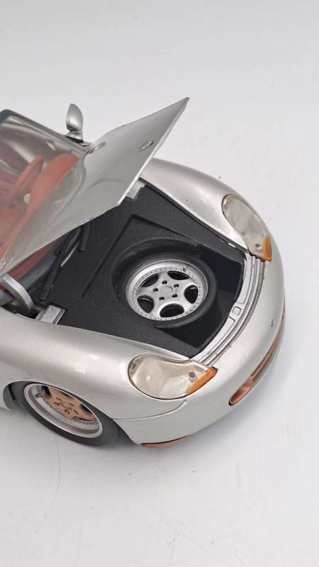 Maisto Die Cast Porsche Boxer Made In Thailand Scale 1/18