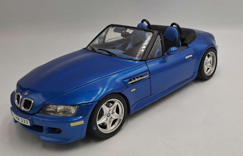 Burago Die Cast 1996 BMW 3M Made In Italy Scale 1/18
