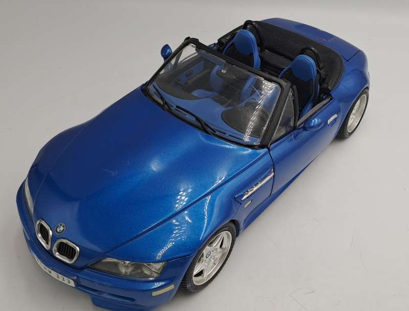 Burago Die Cast 1996 BMW 3M Made In Italy Scale 1/18