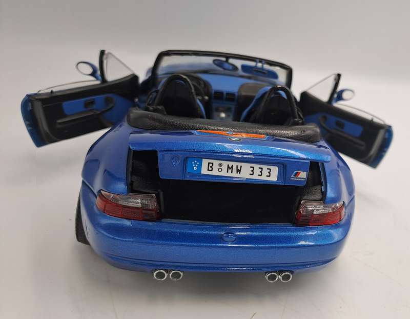 Burago Die Cast 1996 BMW 3M Made In Italy Scale 1/18