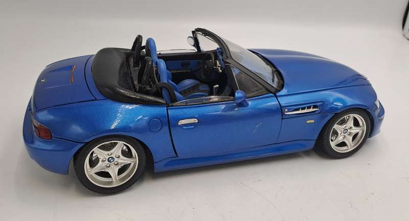 Burago Die Cast 1996 BMW 3M Made In Italy Scale 1/18