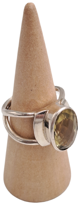 Pre-owned silver ring with citrine gemstone