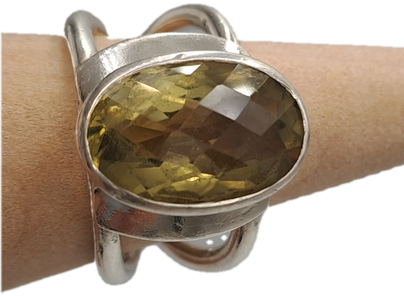 Pre-owned silver ring with citrine gemstone