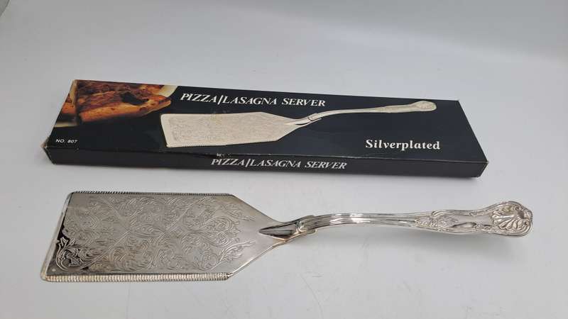 Vintage Silver Plated Pizza/Lasagna server-Boxed