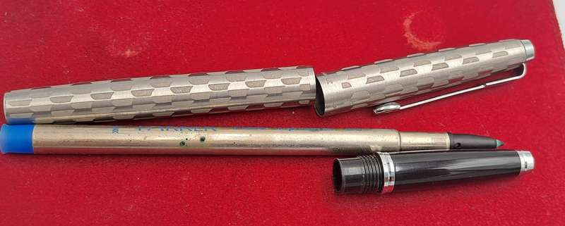 Vintage 1980's Parker 45 Harlequin 80 Black Shield CT Fiber Tip Pen-need new refill