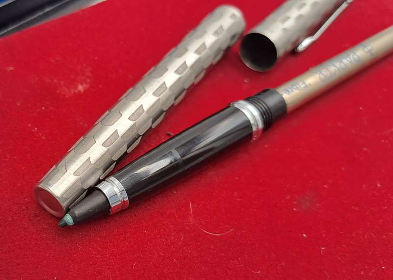 Vintage 1980's Parker 45 Harlequin 80 Black Shield CT Fiber Tip Pen-need new refill