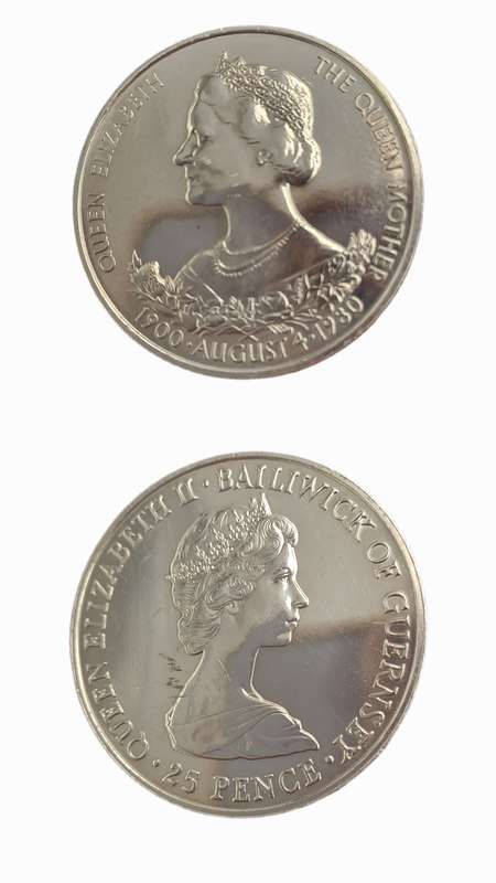 1980 United Kingdom 25 Pence - Guernsey  Elizabeth II Queen Mother Silver