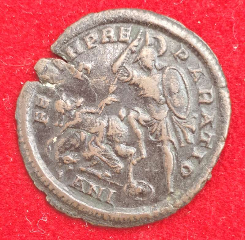 Ancient Roman Coin CONSTANTIUS II Centenniolis 336-360 A.D. GALDIATOR HORSEMAN WAR BATTLE