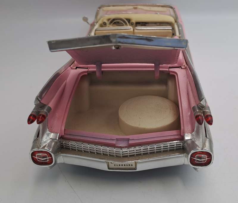 1959 Die-Cast Pink Cadillac Eldorado Biarritz Maisto Scale 1/18 made in Thailand-see Condition