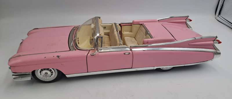 1959 Die-Cast Pink Cadillac Eldorado Biarritz Maisto Scale 1/18 made in Thailand-see Condition