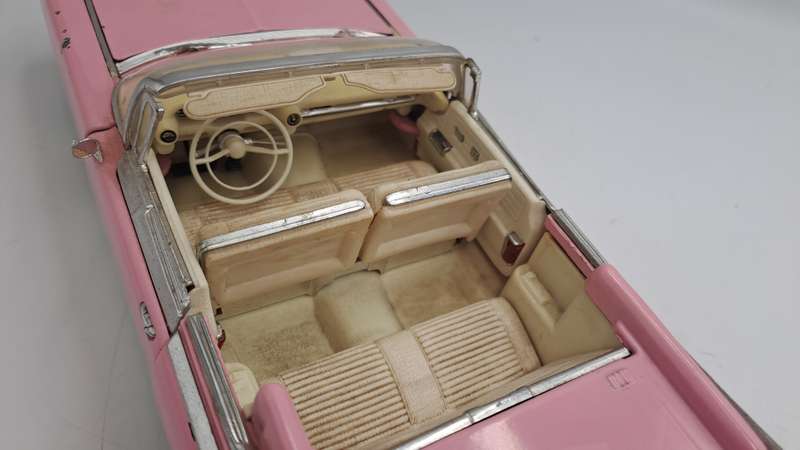 1959 Die-Cast Pink Cadillac Eldorado Biarritz Maisto Scale 1/18 made in Thailand-see Condition