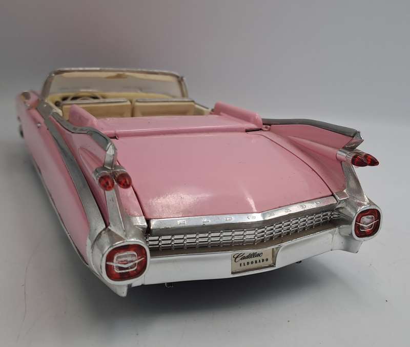 1959 Die-Cast Pink Cadillac Eldorado Biarritz Maisto Scale 1/18 made in Thailand-see Condition