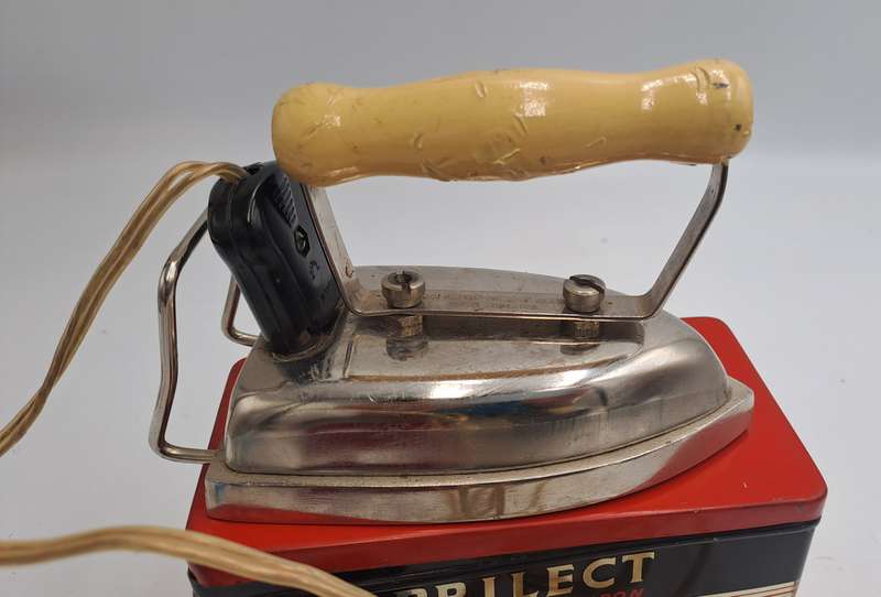 Vintage 1950's PRILECT Travelling Iron in Original Tin Box Cord and Plug
