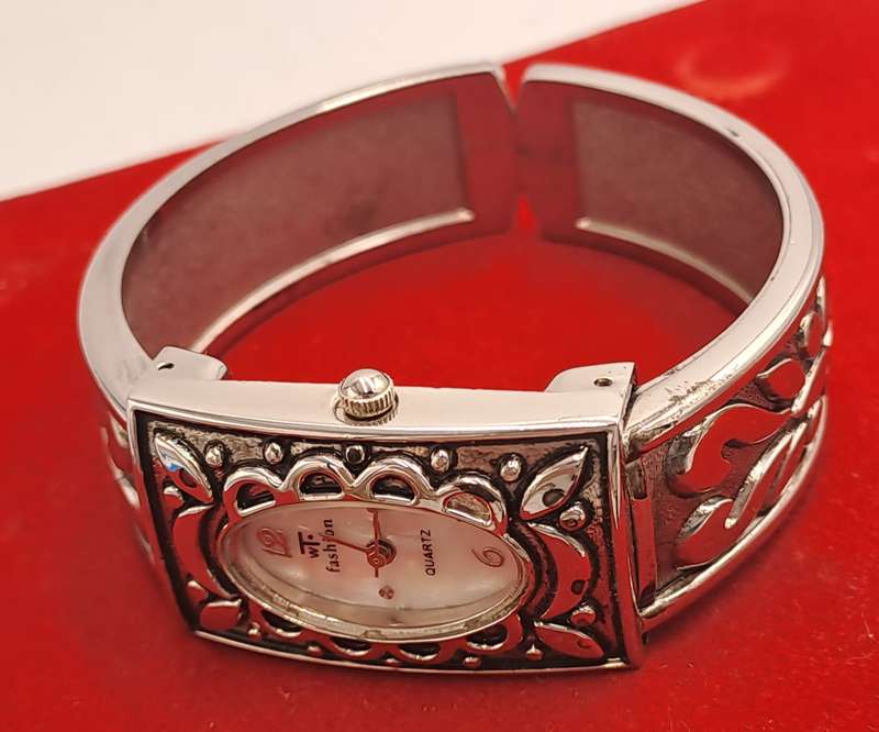 Vintage Ladies Hinged Bracelet Quartz Watch -Working