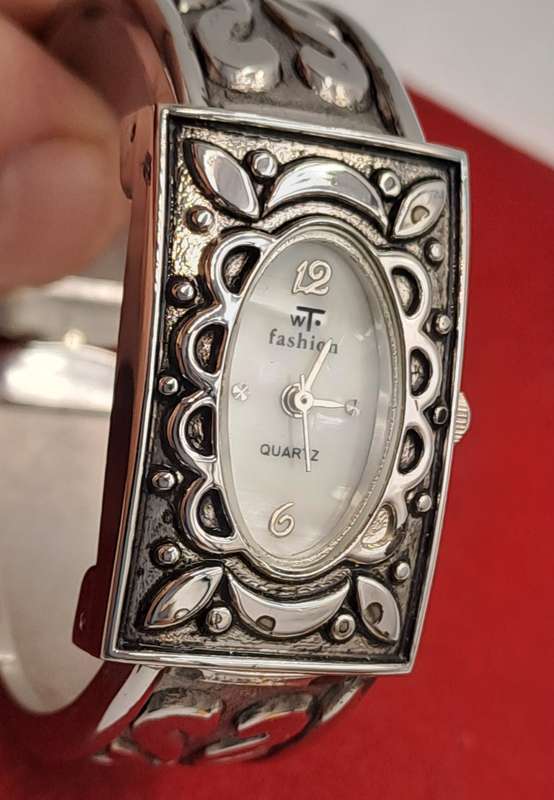 Vintage Ladies Hinged Bracelet Quartz Watch -Working
