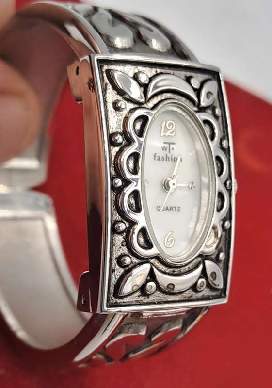 Vintage Ladies Hinged Bracelet Quartz Watch -Working