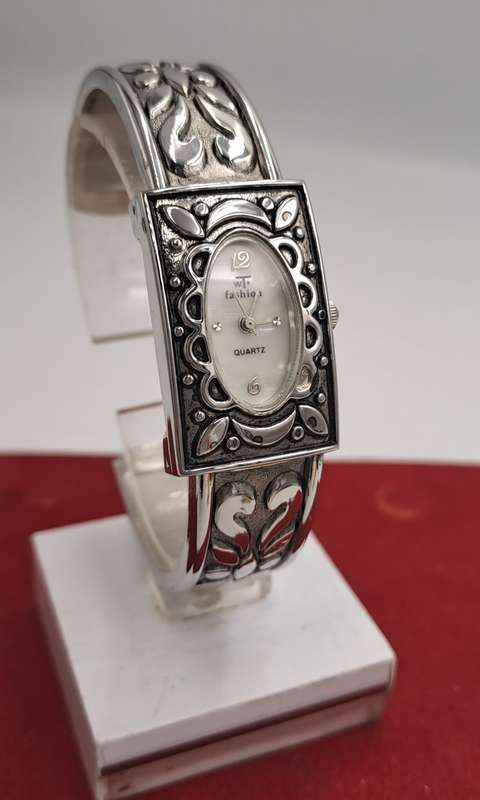 Vintage Ladies Hinged Bracelet Quartz Watch -Working