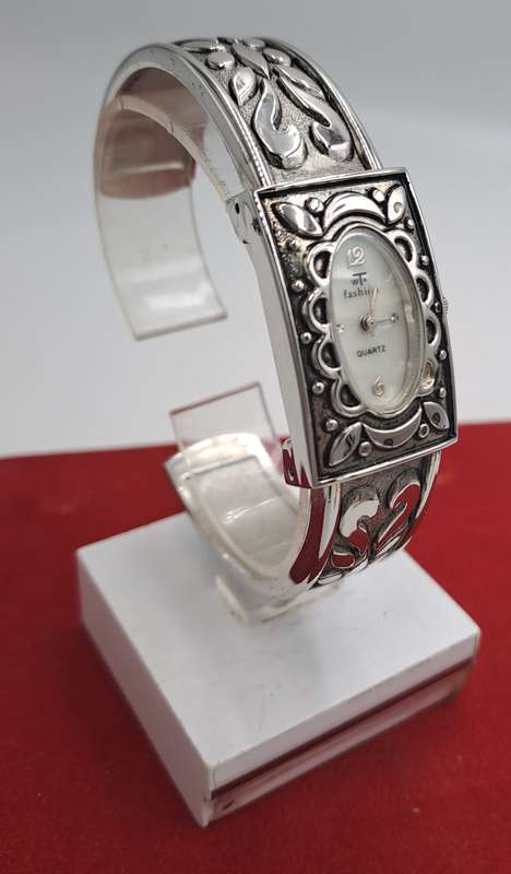 Vintage Ladies Hinged Bracelet Quartz Watch -Working