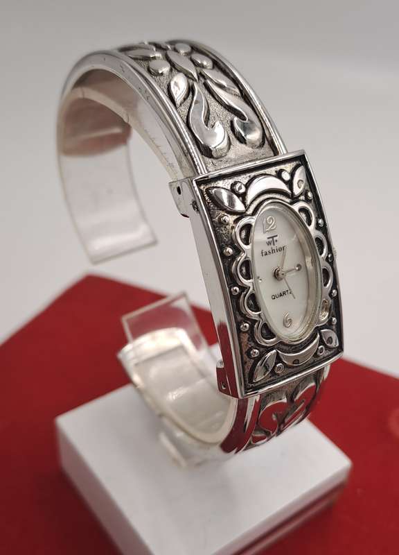 Vintage Ladies Hinged Bracelet Quartz Watch -Working